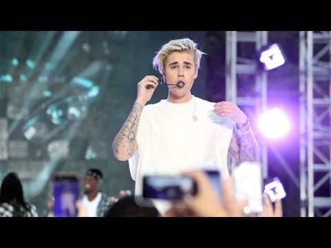 Justin Bieber Performs ‘Sorry’
